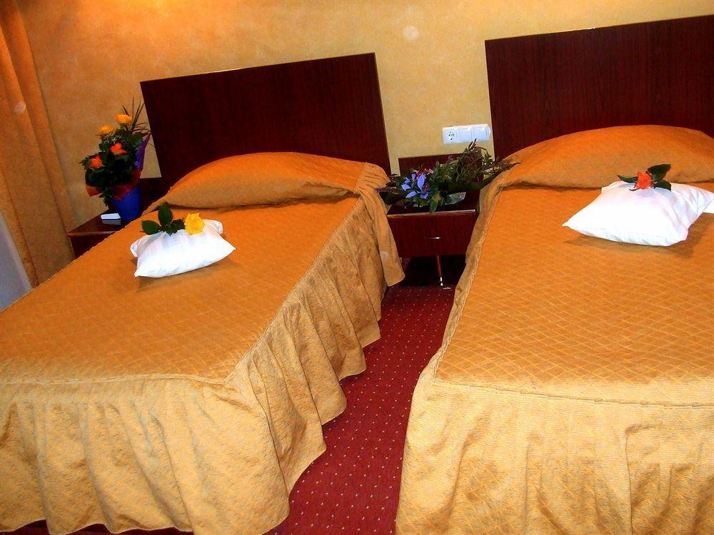 Hotel Ambassador Бая-Маре Экстерьер фото
